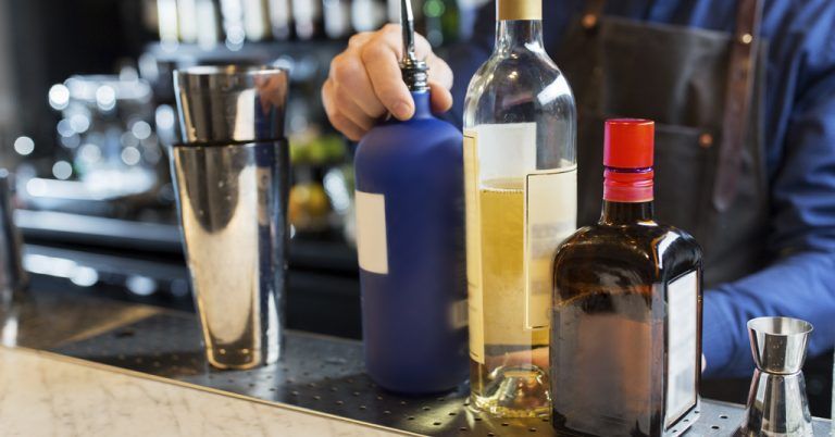 etiquetas bebidas alcohol
